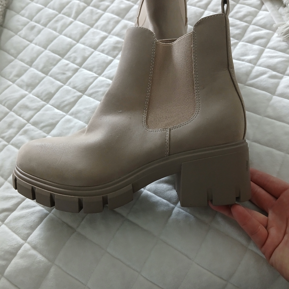 Mia Chunky Chelsea Boot in Taupe - Women's Ankle Boot